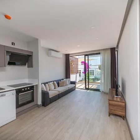 Modern Apartment Near Beach With Central Location In Bodrum Gümbet