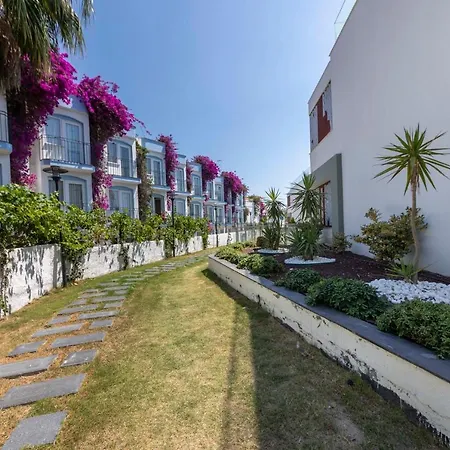 Modern Apartment Near Beach With Central Location In Bodrum * Gumbet